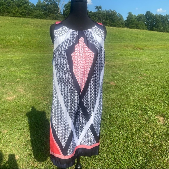 Dana Buchman Sleeveless Mini Dress Size M Geometric Print silky - Picture 1 of 7